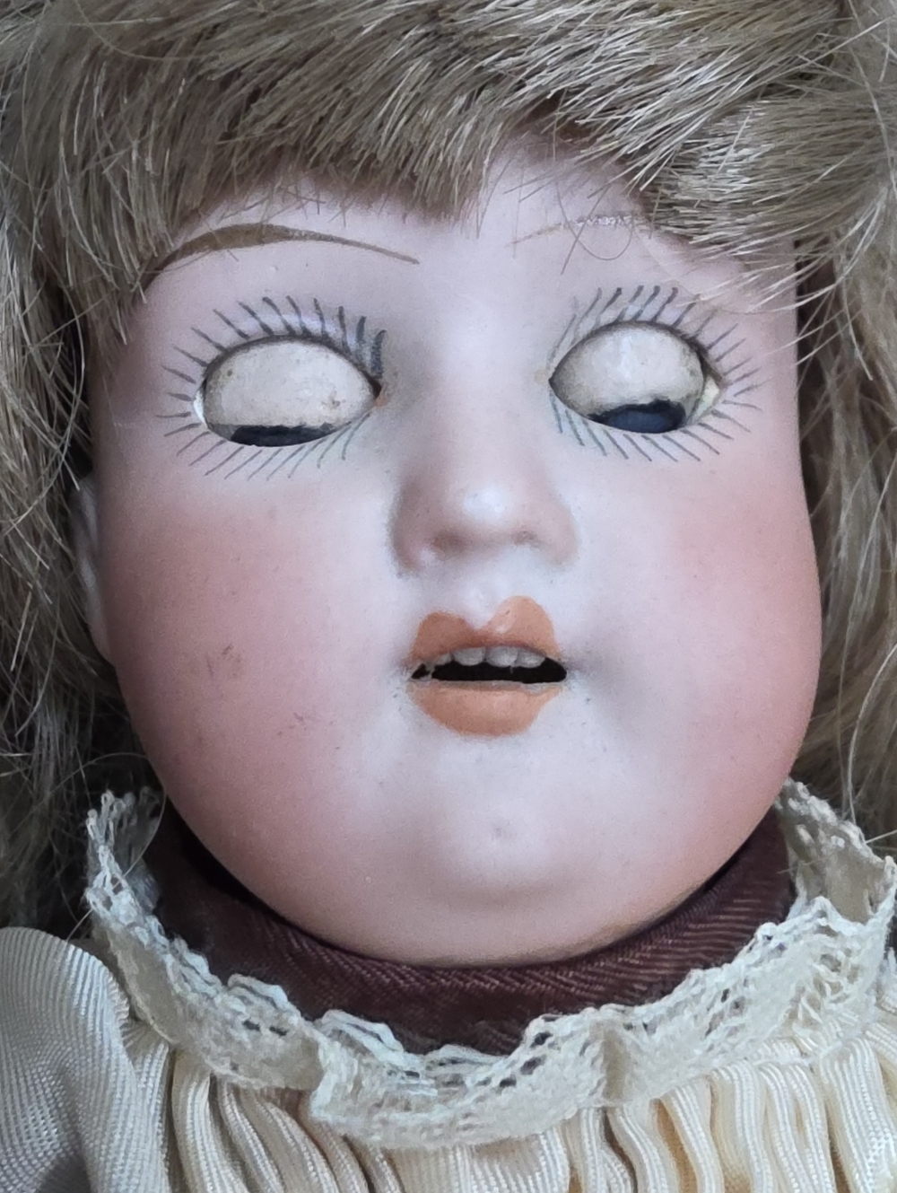 ANTIQUE GERMAN HUEBACK KOPELSDORF VINTAGE BISQUE DOLL COMES W/ ALL CLOTHES SHOW - Picture 4 of 17